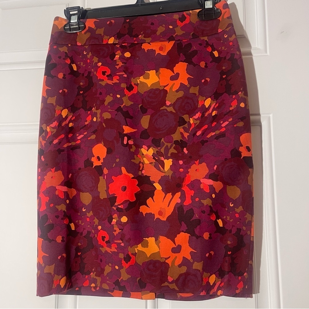 ❤️2/$15 or 3/$21❤️ Loft Autumn Colored Pencil Skirt, Size 0P